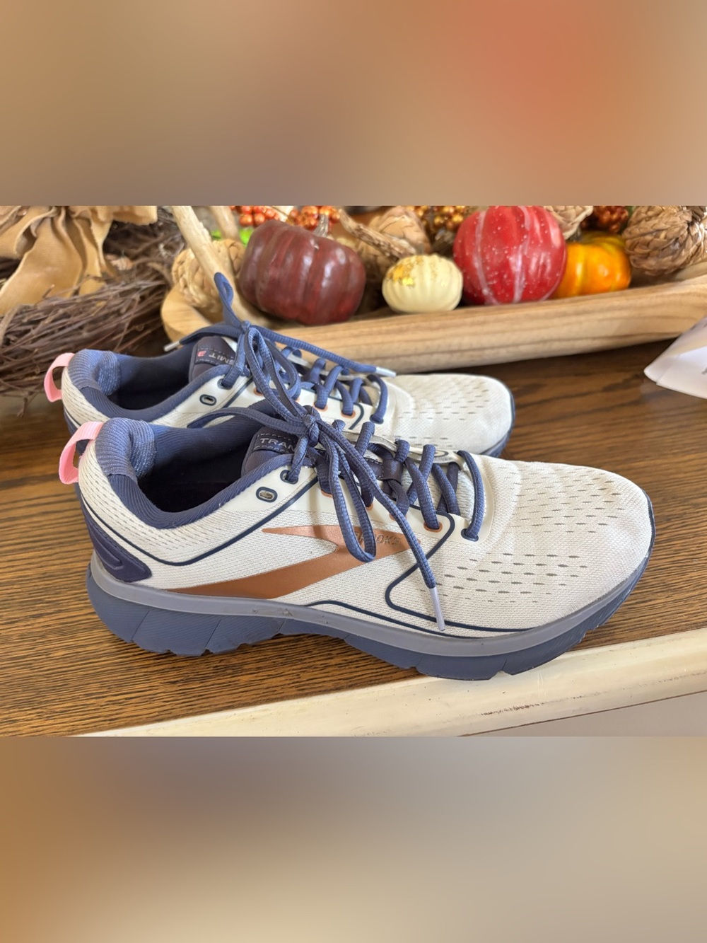 Brooks Transmit 3 shoes women’s size 9.5